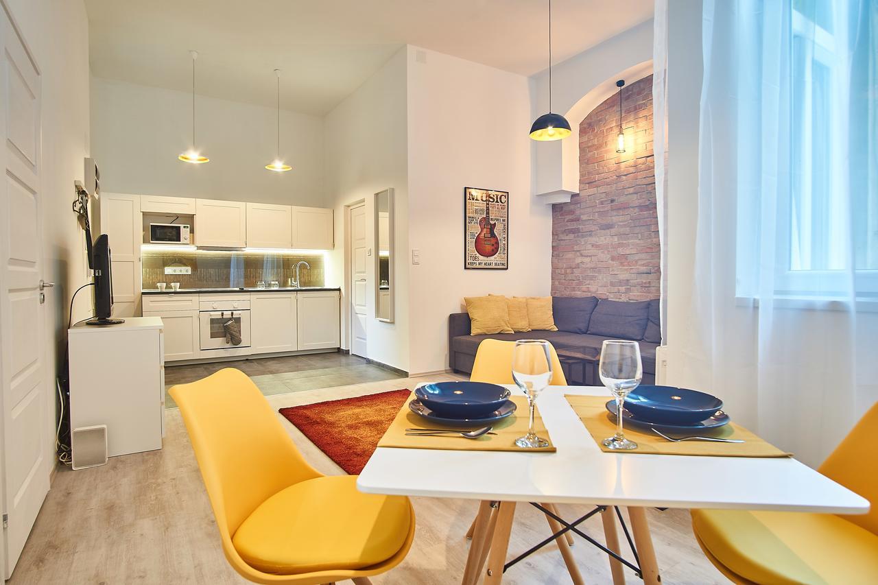Design Apartment In The City Center With Ac Budapest Luaran gambar